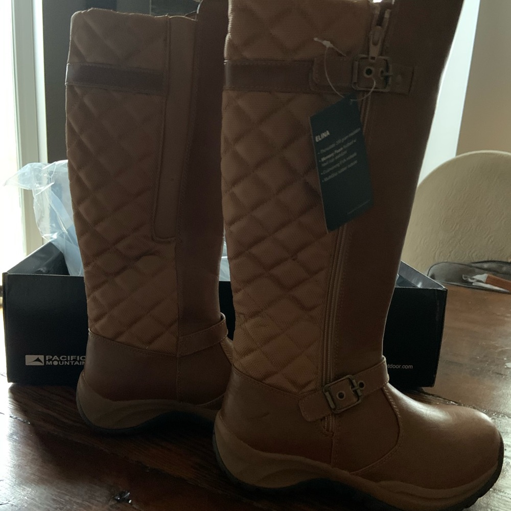 Pacific Mountain Boots NWT Size 6.5